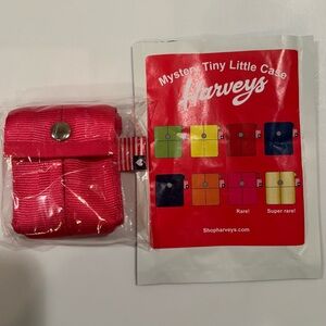 Harvey’s Seatbelt Mystery Tiny Little Case / SOLD OUT / RARE melon color / NEW